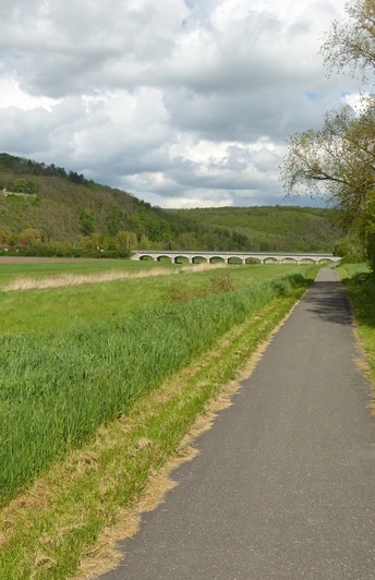 Die Thüringer Pforte zwischen östlicher Hainleite und Schmücke.