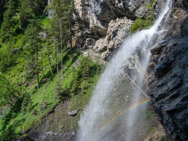 Erfrischend: der Wasserfall Sprutz.