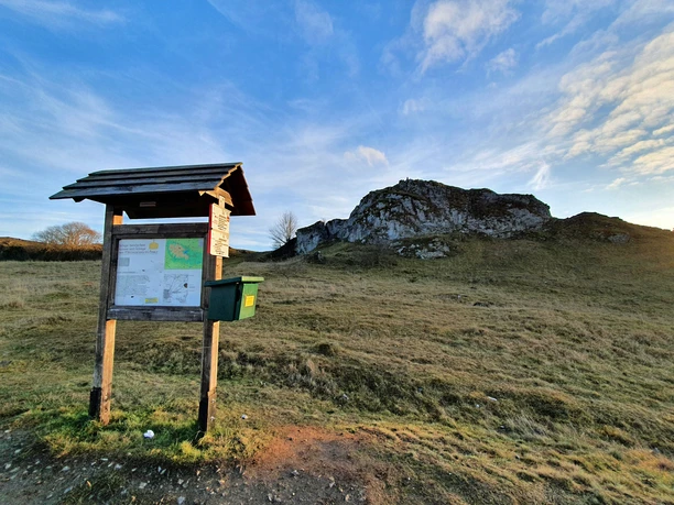 Aussichtspunkt und Stempelstelle Galgenberg Aussichtspunkt und Stempelstelle Galgenberg