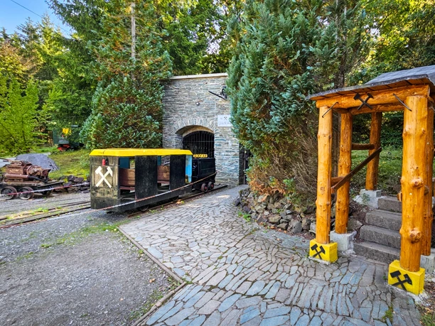 Schaubergwerk Büchenberg mit Stempelstelle Schaubergwerk Büchenberg mit Stempelstelle