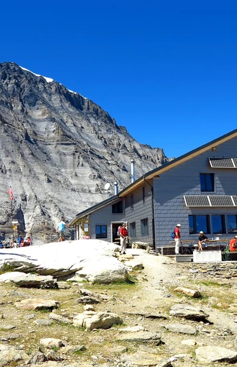 Lötschenpasshütte.