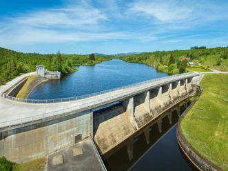 Staumauer Königshütter Talsperre mit Panoramablick