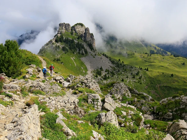 On the high-altitude route from Schynige Platte to Faulhorn.