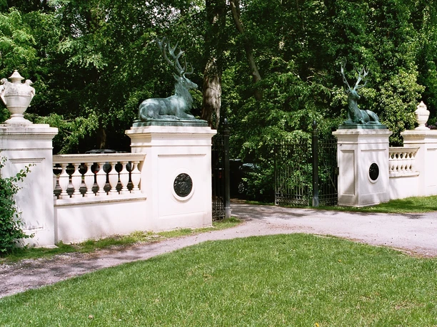 Hirschtor Schlosspark Rastede