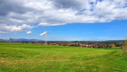 Blick über Hasselfelde und zum Brocken / Wurmberg