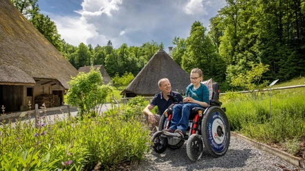 Unterwegs mit Elektrorollstühl JST-Mountain Drive auf der Ballenberg «a la Cart» Tour