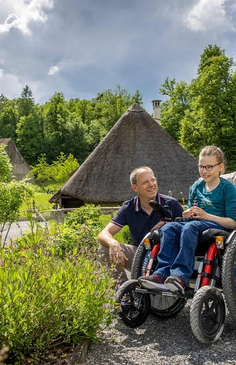 Unterwegs mit Elektrorollstühl JST-Mountain Drive auf der Ballenberg «a la Cart» Tour