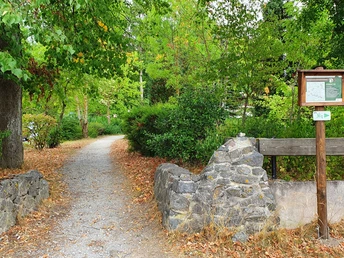 Einstieg zum Rundwanderweg Zillierbachtalsperre