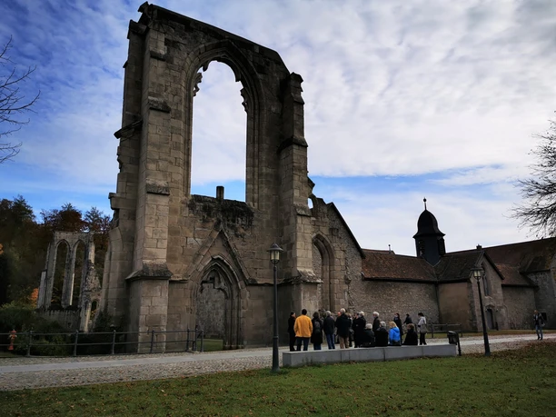 Blick auf die Kirchenruine und das Klausurgebäude des Klosters Walkenried