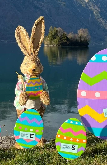 Ostereiersuche Iseltwald - Osterhase mit Eiern am Brienzersee