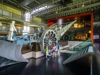 Emsland Moormuseum in Geeste – Mammut in Ausstellungshalle II ©TMN GmbH, Sabine Braun Fotografie-365 Europa, Deutschland, Niedersachsen, Emsland,