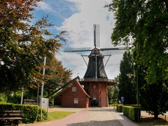 Kreutzmanns Mühle in Werlte, eineinhalbstöckiger Galerie-Holländer an der Kirchstraße 01 ©Emsland Tourismus GmbH