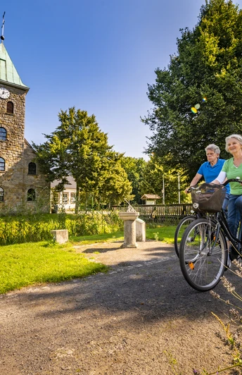 Burgpark Venhaus in Spelle - Radfahren im Emsland ©Emsland Tourismus GmbH (1)