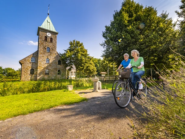 Burgpark Venhaus in Spelle - Radfahren im Emsland ©Emsland Tourismus GmbH (1)