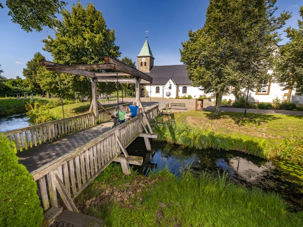 Burgpark Venhaus in Spelle - Radfahren im Emsland ©Emsland Tourismus GmbH (4)