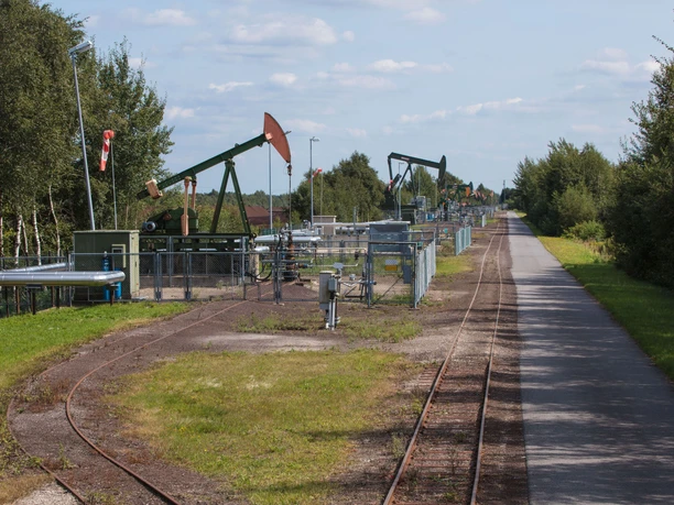 Erdölförderung im Rühlermoor ©Naturpark Moor-Veenland (1).JPG near Twist, Emsland, Lower Saxony, Germany