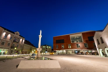 Marienplatz Bad Aibling bei Nacht