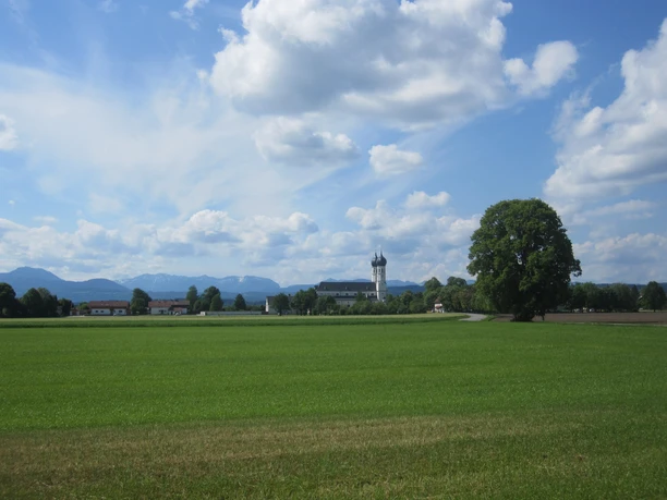 Panorama mit Wallfahrtskirche Weihenlinden