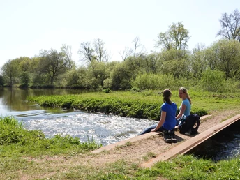 Unterwegs am Emsarm im Naturschutzgebiet Borkener bei Meppen, Frühling, Wandern im Emsland
