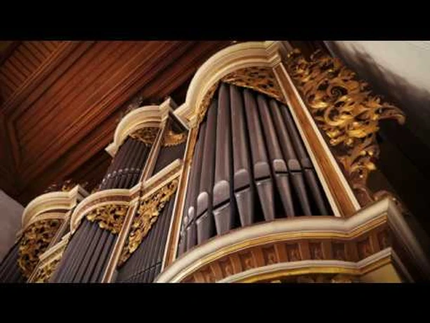 Zu hören ist die Passacaglia von Bach gespielt von Xaver Varnus auf der Silbermann-Orgel in der St. Georgenkirche in Rötha, Leipzig Region