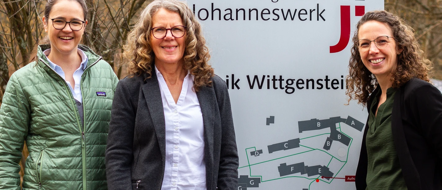 Schulen Interessierte in Erster Hilfe für seelische Gesundheit: Dr. Julia Nonn, Jutta Meyer, Hannah Menn