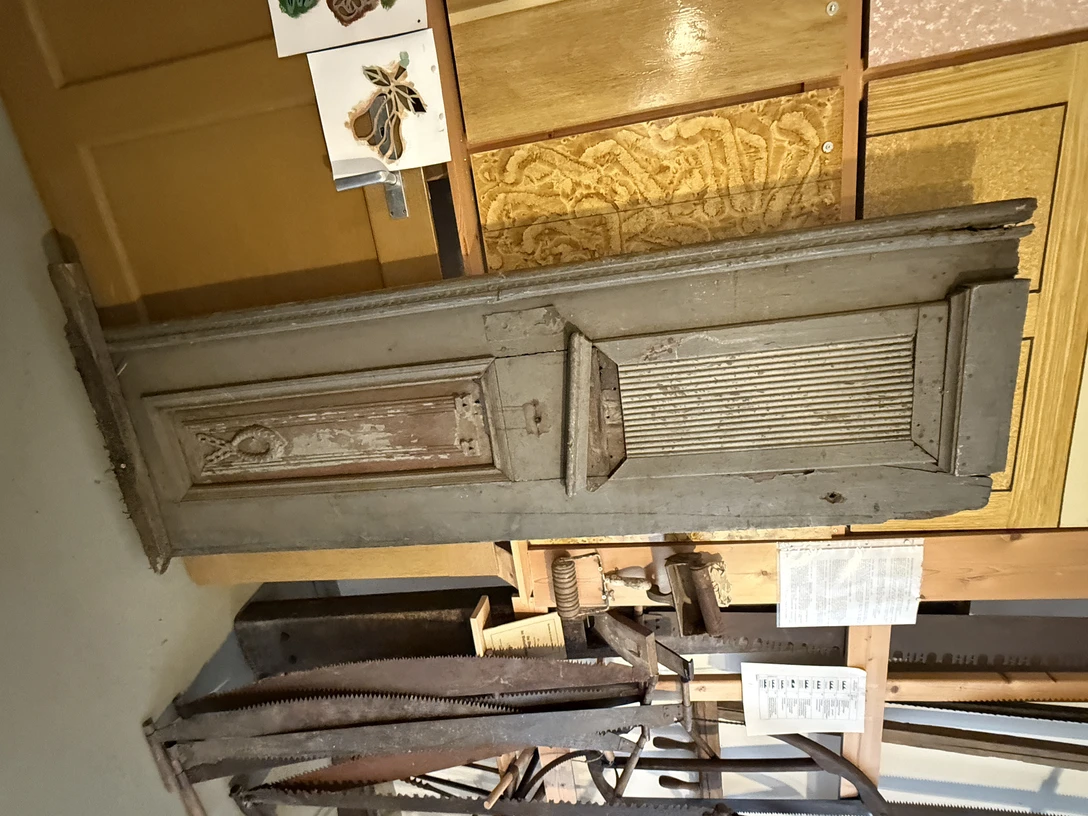 Antiker Holztürflügel aus der Zeit um 1800