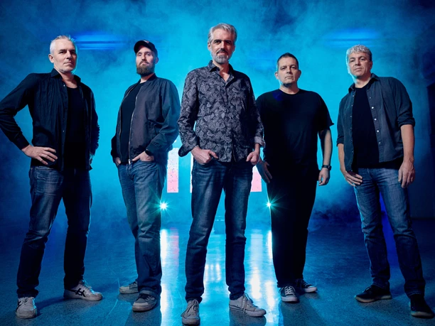 LIVEWIRE spielen in der Lagerhalle