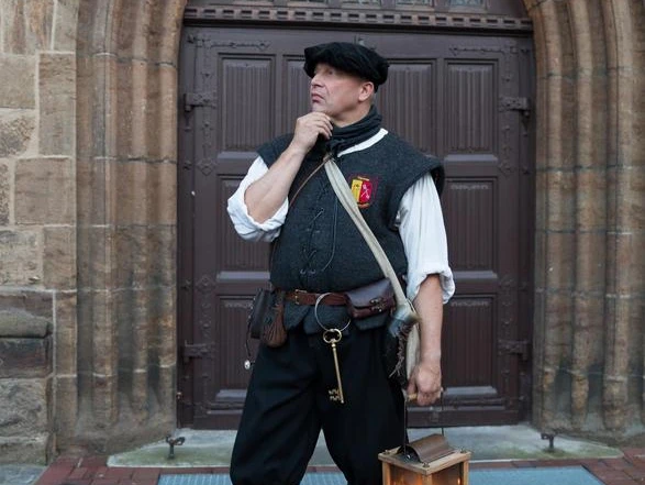 Unterwegs mit Mindens Nachtwächter und Türmer.jpg