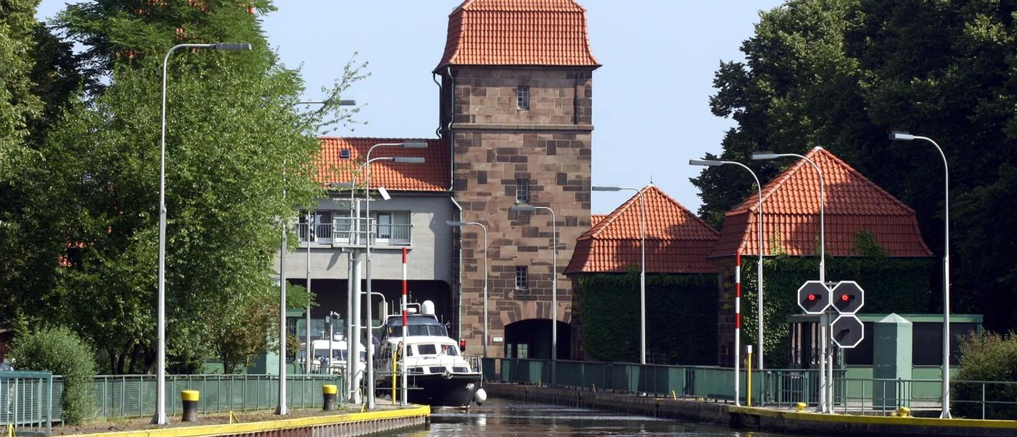 Führung an den Schleusen.jpg