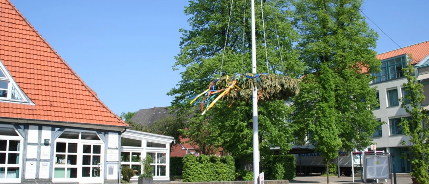 Maibaum_klein.JPG