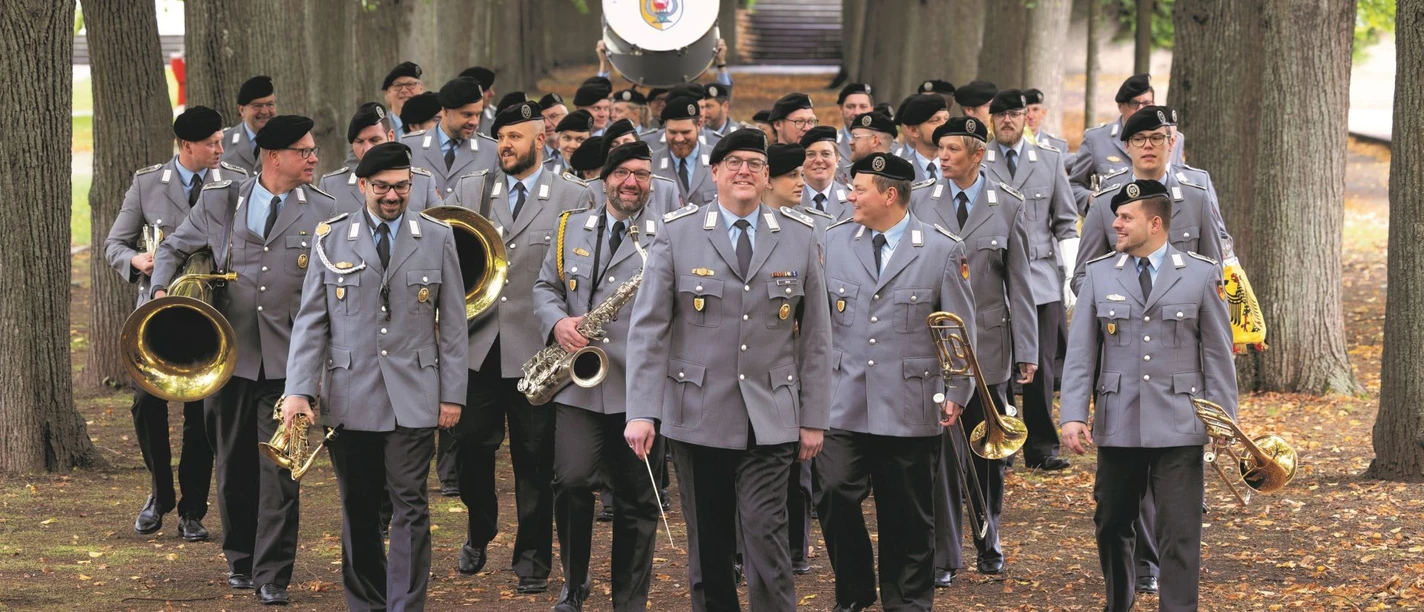 270512 Heeresmusikkorps Hannover_Allee_klein_Foto HMK Hannover.jpg