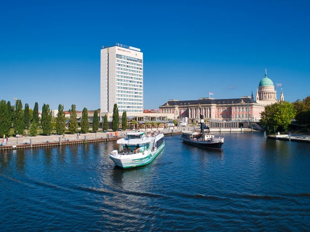 Hybrid ship "MS Schwielowsee" and steamship "Gustav" in the port of Potsdam