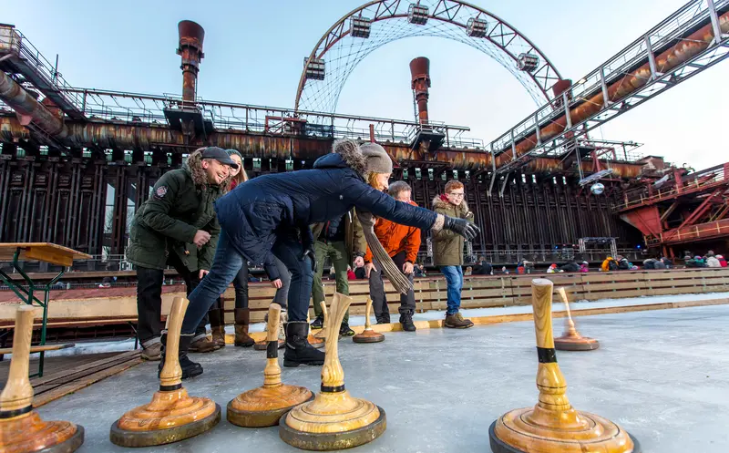 Zollverein-Eisbahn: Eisstockschießen