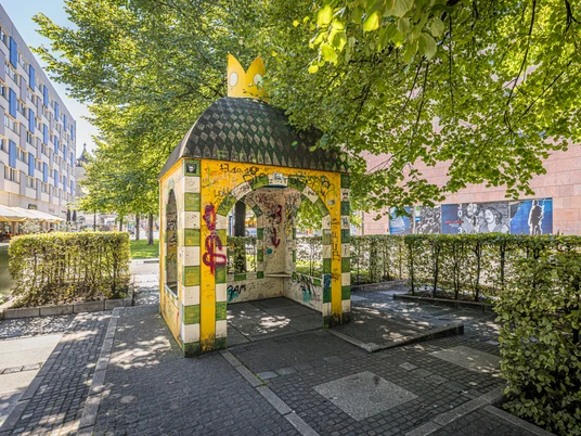 Labyrinthe au centre-ville - aires de jeux à Leipzig Lors d'une excursion en famille au centre-ville, les enfants peuvent se défouler dans le labyrinthe de la Reichsstraße.