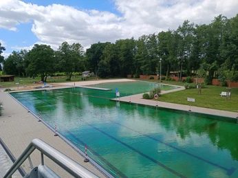 Swimming pool at NaturSportBad Bad Düben - outdoor pools in the Leipzig region View of the three 25-meter lanes and three 50-meter lanes in the NaturSportBad Bad Düben, Leisure, Excursion