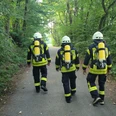 Les pompiers d'Orke (Vöhl) sont sur le sentier Kellerwaldsteig - s'entraînent pour une course de collecte de fonds !