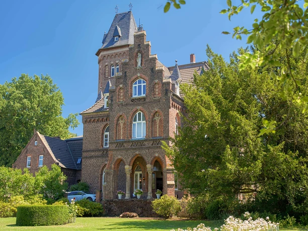 Zamek Marienburg w Monheim am Rhein