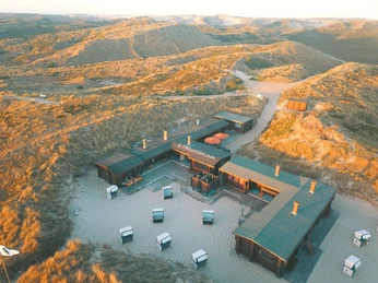 Vue aérienne du sauna de plage à List Liste des saunas de plage à Sylt vue d'en haut