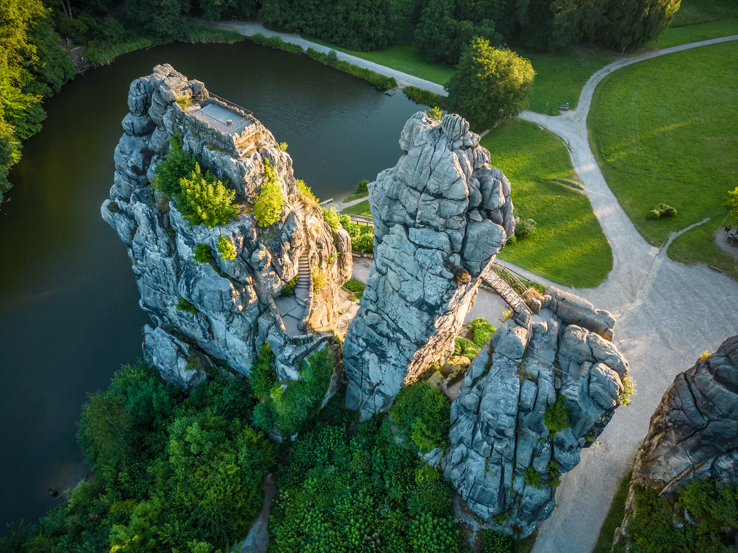 Externsteine Teutoburgerwoud Mythische Plaats externsteine-teutoburgerwoud-mythische-plaats
