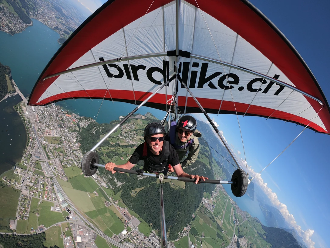 Vol delta avec birdlike hang gliding